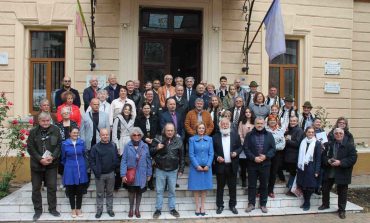 Membrii Cenaclului literar „Nicolae Labiș” au sărbătorit primul an de activitate. Invitați speciali la Colegiul „Nicu Gane”