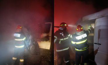 Incendiu la un autovehicul care circula pe raza localității Preutești. Flăcările au distrus mașina pe jumătate