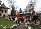 Autoritățile comunei Baia au marcat Ziua Națională. Sărbătoare cu port popular, cântece și rugăciuni pentru țară