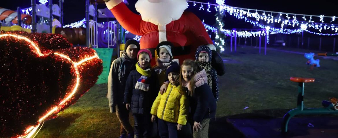 Parcul lui Moș Crăciun s-a deschis pentru prichindeii din comuna Drăgușeni. Cadourile de sărbători sunt pregătite