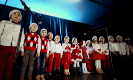Recital de Crăciun organizat de Clubul Copiilor Fălticeni. Spectacol al micilor virtuozi și al tinerelor talente