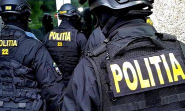 Polițiștii SICE au descins în Fălticeni și în alte localități din zonă. 11 percheziții într-un dosar de contrabandă cu țigări