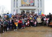 Numeroși tineri și părinți au fost alături profesori, preoți și medici la Marșul pentru Viață desfășurat la Fălticeni