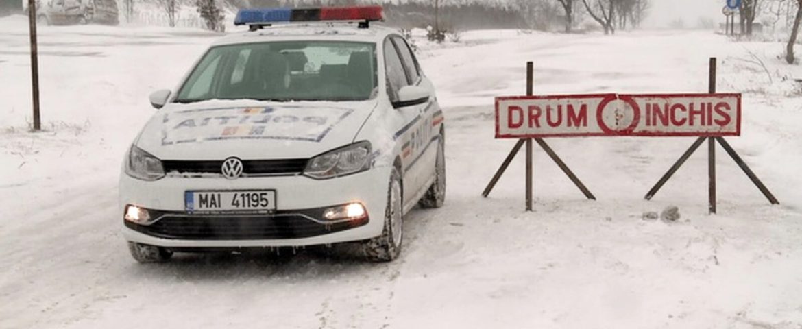 Trafic auto închis pe majoritatea drumurilor județene din zona Fălticeni. 222 de kilometri sunt impracticabili