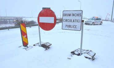 Traficul rutier rămâne închis între Fălticeni și Suceava. Circulația va fi reluată când starea drumului va permite