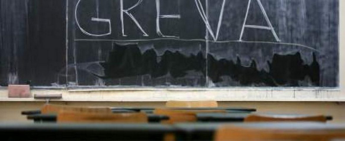 Profesorii se pregătesc de grevă. Cadrele didactice din grădinițe, școli, licee și universități își suspendă activitatea