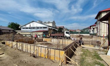 Proiect demarat la Școala „Ion Irimescu” din Fălticeni. Lucrările sunt desfășurate la noua sală de sport