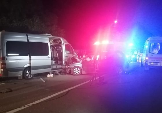 Accident în comuna Conu Luncii. Coliziune între un microbuz și un autoturism. Cinci persoane au fost rănite