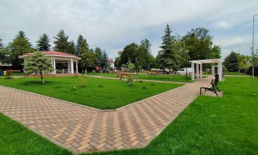 Parcul Prefecturii va fi deschis luni dimineața. Fălticenenii sunt invitați să descopere frumusețea și noutățile existente