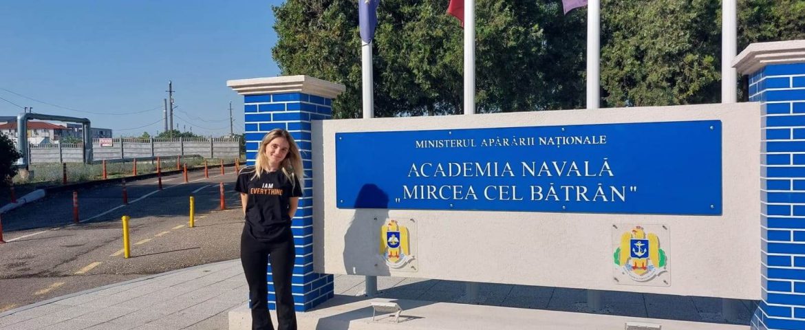Alexandra Zaharia este prima admisă la Academia Navală. Eleva din comuna Boroaia are două note de 10 la examen