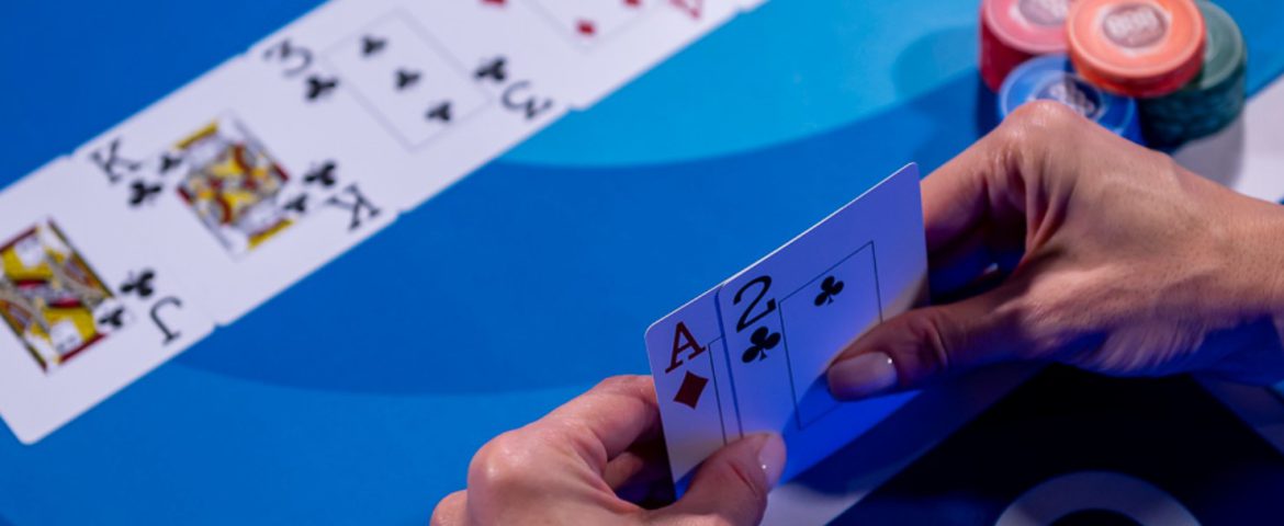 Tehnici pentru blufat în poker: Cum să le stăpânești pentru a-ți intimida adversarii