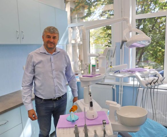 Primarul Coman anunță înființarea și deschiderea unui nou cabinet stomatologic pentru elevii din Fălticeni