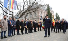 Oficialități locale, județene și parlamentare au marcat Ziua Națională la Fălticeni. Defilare cu jandarmi și pompieri