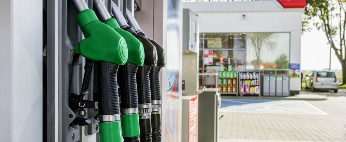 Benzina și motorina s-au scumpit la început de an. Ce tarife practică stațiile de carburanți din Fălticeni