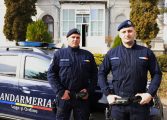 Doi jandarmi ai Detașamentului Fălticeni au identificat și încătușat un tânăr care avea mandat european de arestare