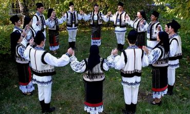 Un amplu eveniment are loc în comuna Mălini. Invitație la serbare câmpenească și la un ceremonial militar