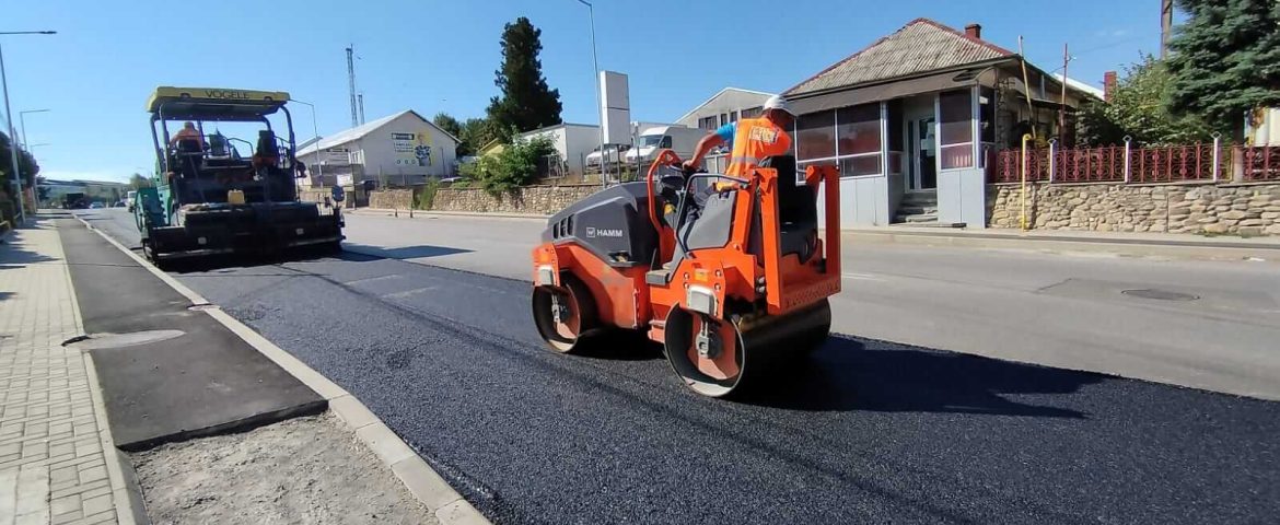 Strada Armatei este modernizată în cadrul unui amplu proiect de investiții. Astăzi au început lucrările de asfaltare