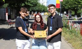 Tinerii de la Interact Fălticeni strâng bani pentru copiii nevoiași. Voluntarii vor să cumpere  ghiozdane și rechizite