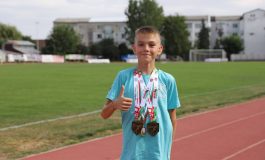 Copilul de aur al atletismului fălticenean. Eusebiu Prisacă este un tânăr talentat și un sportiv cu mari perspective