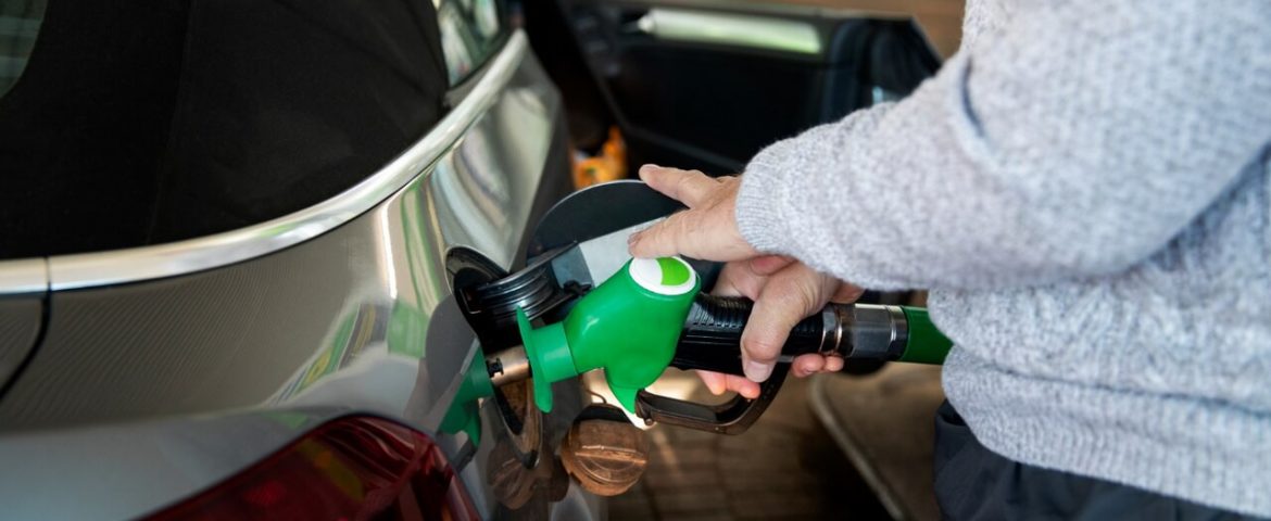 Benzina și motorina s-au scumpit la început de an. Ce prețuri practică astăzi stațiile de carburanți din Fălticeni