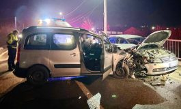 Accident rutier produs pe raza comunei Boroaia. Un șofer s-a rănit. Două autoturisme s-au ciocnit pe un pod