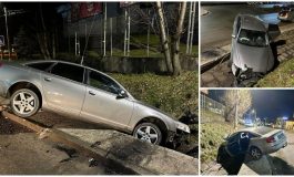 Se întâmplă în Fălticeni. Sensul giratoriu care dă mari bătăi de cap șoferilor. Un alt autoturism s-a oprit în șanț