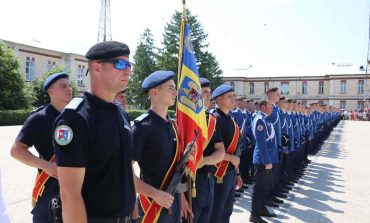 Emoția unui nou început. Absolvenții Școlii de Subofițeri Jandarmi Fălticeni au primit gradul de sergent major