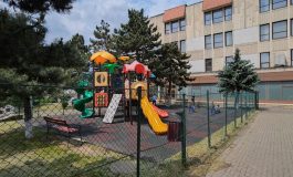 Locurile de joacă din Fălticeni au fost redeschise. Spațiile au trecut printr-un program de dezinsecție și dezinfecție