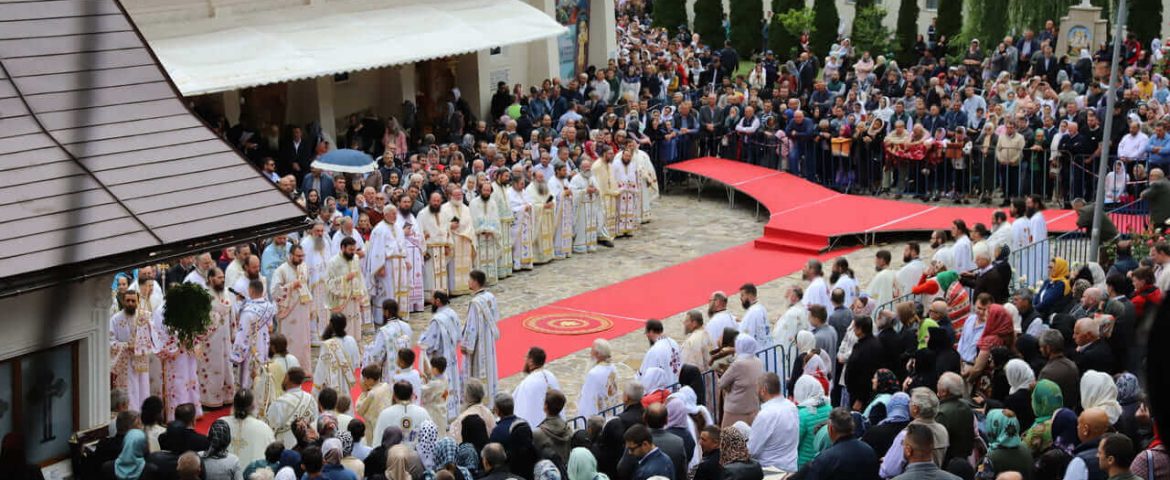 Sărbătoarea Sfântului Ierarh Glicherie. Numeroși pelerini din țară au venit să se roage la Mănăstirea Slătioara
