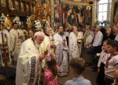 Hramul Bisericii Albe și al satului Rădășeni. Sfinții Apostoli Petru și Pavel au fost prăznuiți printr-o slujbă înălțătoare