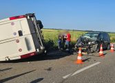 Accident rutier produs în comuna Cornu Luncii. Autoutilitară răsturnată pe carosabil. Un pasager s-a rănit