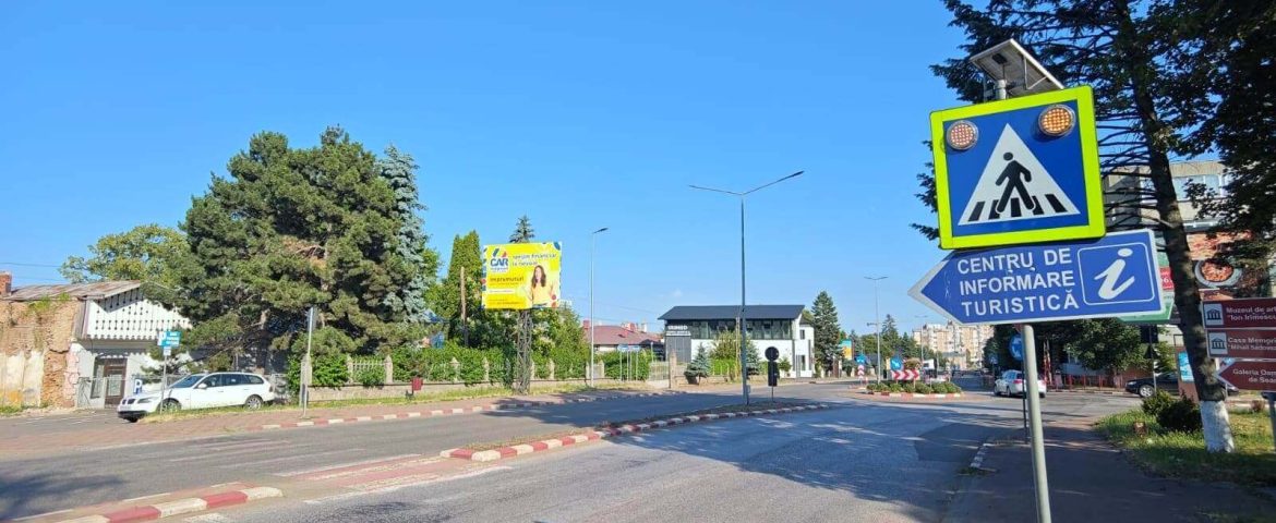 Mai multe treceri de pietoni din Fălticeni s-au „volatilizat”. Străzile unde marcajele rutiere nu sunt vizibile