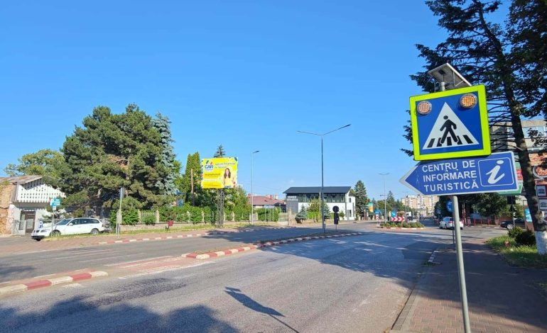 Mai multe treceri de pietoni din Fălticeni s-au „volatilizat”. Străzile unde marcajele rutiere nu sunt vizibile