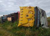 Un autotrailer s-a răsturnat azi noapte în comuna Fântâna Mare. Șoferul evitase impactul cu un animal sălbatic