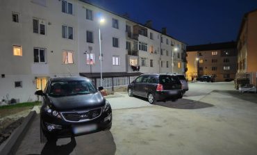 Investiție pentru amenajarea unei noi parcări de reședință în Fălticeni. Locurile create dispun de iluminat ecologic