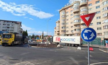 Restricțiile de circulație din Fălticeni vor fi ridicate mâine. Lucrările la noul sensul giratoriu sunt finalizate