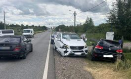Accident rutier petrecut în comuna Fântâna Mare. Două mașini s-au ciocnit. Victimă transportată la spital
