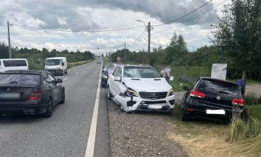 Accident rutier petrecut în comuna Fântâna Mare. Două mașini s-au ciocnit. Victimă transportată la spital