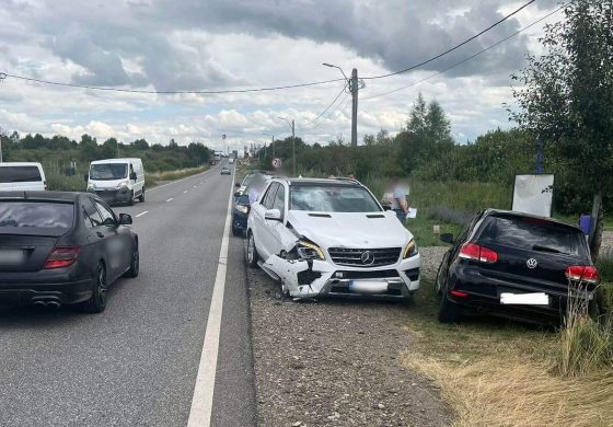 Accident rutier petrecut în comuna Fântâna Mare. Două mașini s-au ciocnit. Victimă transportată la spital