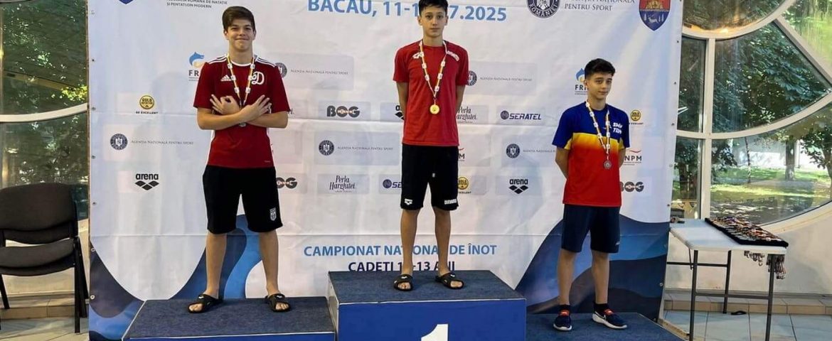 Matei Stan bifează noi performanțe. Sportivul din Mălini este campion național și dublu vicecampion la înot