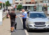 Șoferii din Fălticeni nu mai pot opri în zona Judecătoriei și la Blocurile Turn. Polițiștii au dat primele amenzi