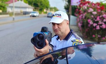 Polițiștii fălticeneni au făcut ravagii printre vitezomani. Amenzi cu duiumul! Șoferiță depistată cu 127 km/h