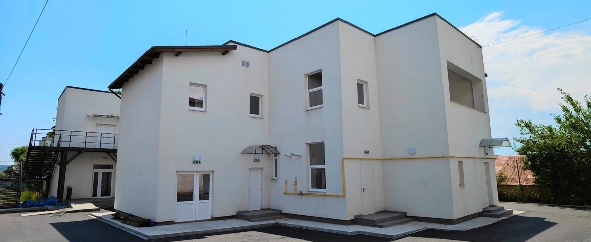 Primăria Fălticeni alocă Școlii „Mihail Sadoveanu”  fonduri de 120.000 de lei pentru dotarea și utilarea noii cantine