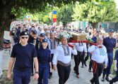 Procesiune desfășurată în ajunul sărbătorii Sfântului Ilie. Numeroși preoți și credincioși au participat la Fălticeni
