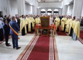 Clipe de fericire pentru 40 de familii din Fălticeni. Cuplurile au sărbătorit Nunta de Aur la Catedrala Învierii Domnului
