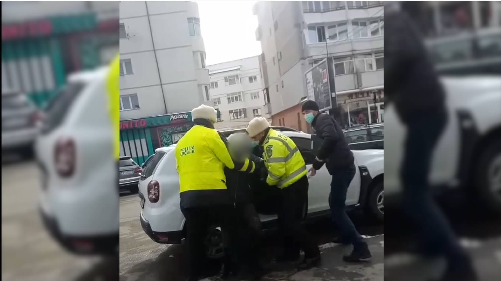 Despărțire Rasă umană deschidere  Femeie din Fălticeni reținută de polițiști. Oamenii legii au încătușat-o și  escortat-o la spital pentru expertizare – Cronica de Fălticeni