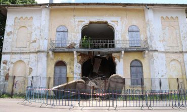 Un perete al Sinagogii Mari din Fălticeni s-a prăbușit. Clădirea este în stare avansată de degradare