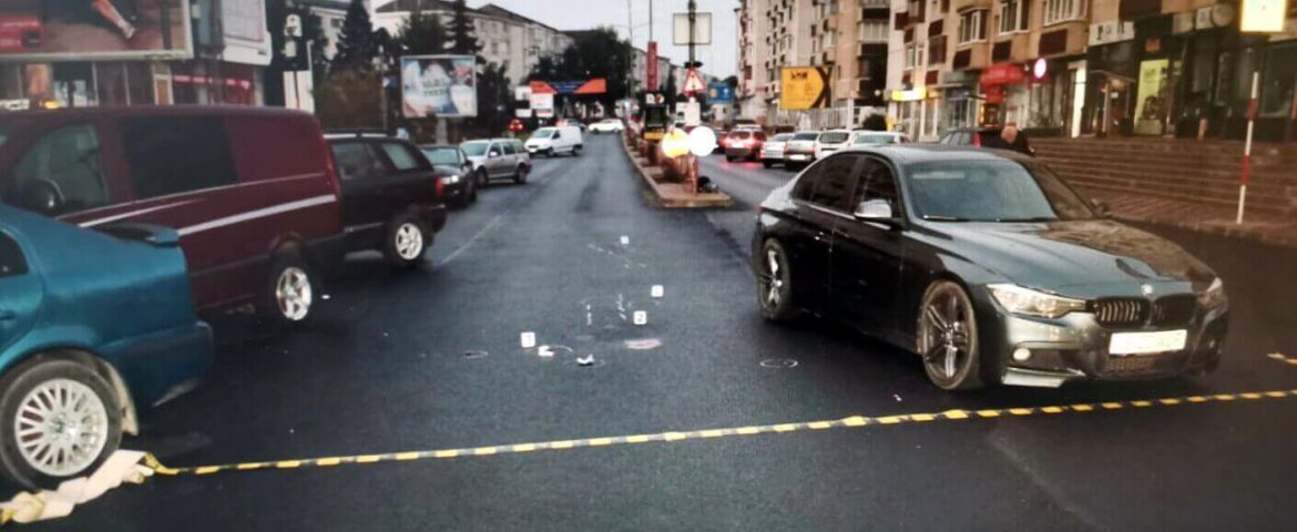 Accident grav pe Bulevardul 2 Grăniceri. Femeie lovită pe trecere de pietoni de un autoturism BMW