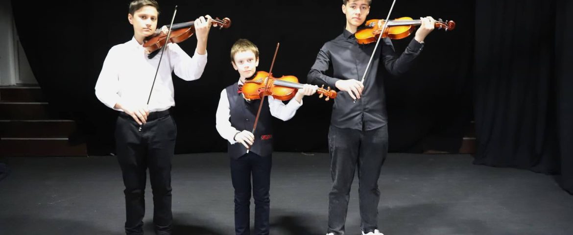 Trei violoniști din Fălticeni și Hârtop au obținut premiul întâi la Concursul Interjudețean “Primăvara muzicală”
