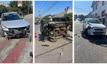 Accident rutier în Fălticeni. Trei mașini lovite pe strada Pleșești Gane. Un autoturism s-a răsturnat pe șosea
